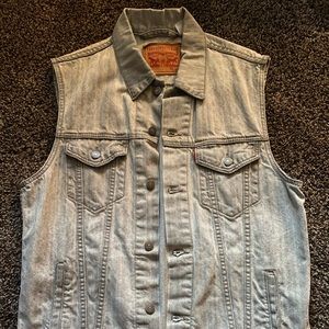 Levi’s Trucker Vest